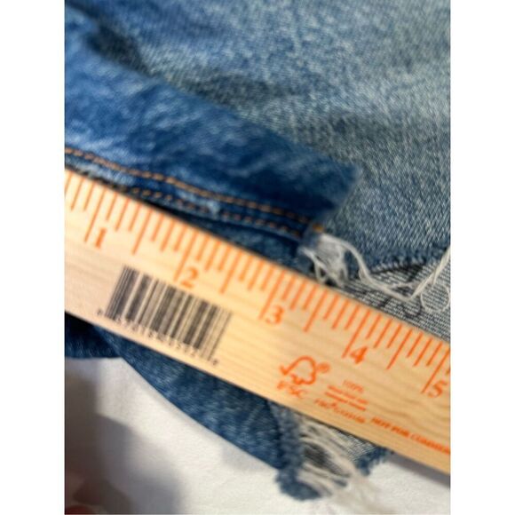 Rag & Bone Women’s Dre Low-Rise Denim cutoff shorts, size 30 - Picture 8 of 8